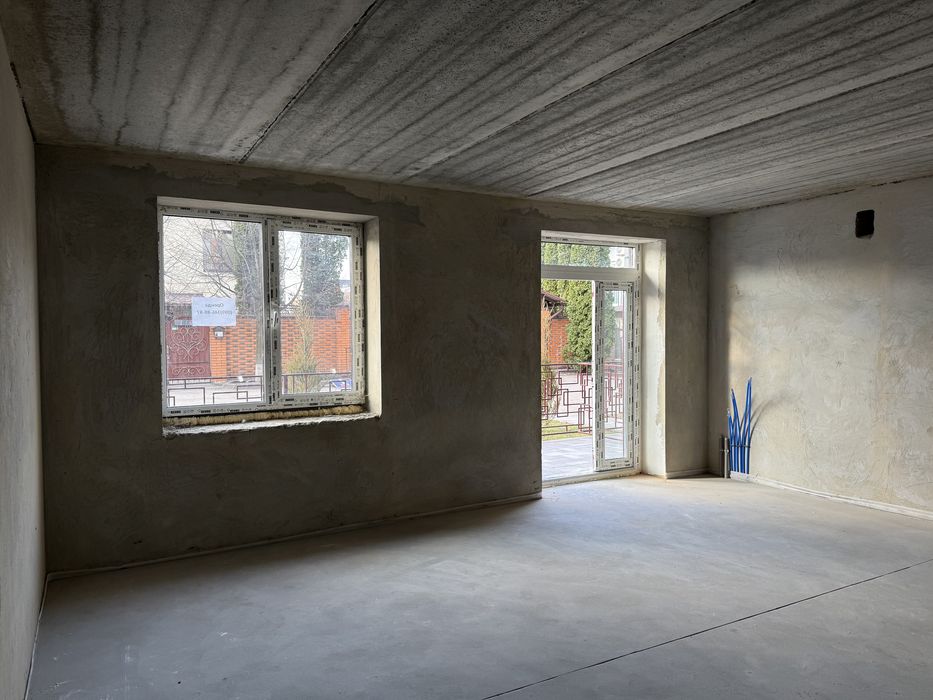 Оренда фасадного комерційного приміщення 32м2 в с. Гатне ЖК Рідний 3