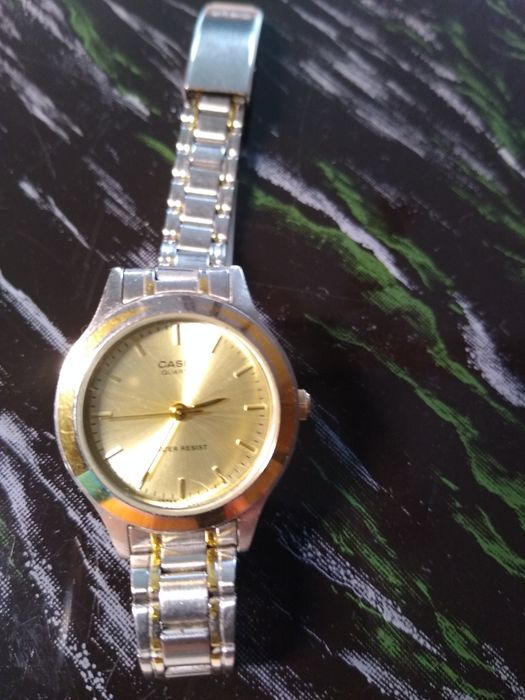 zegarek  damski CASIO
