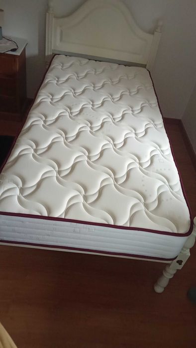 Cama completa com colchão
