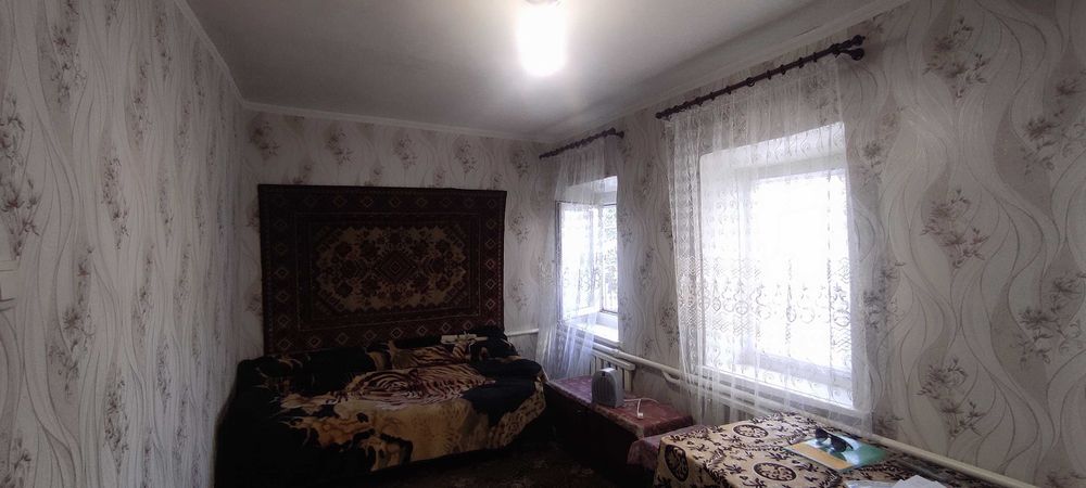 Продам частину будинку 40 м. кв. у хорошому житловому стані!