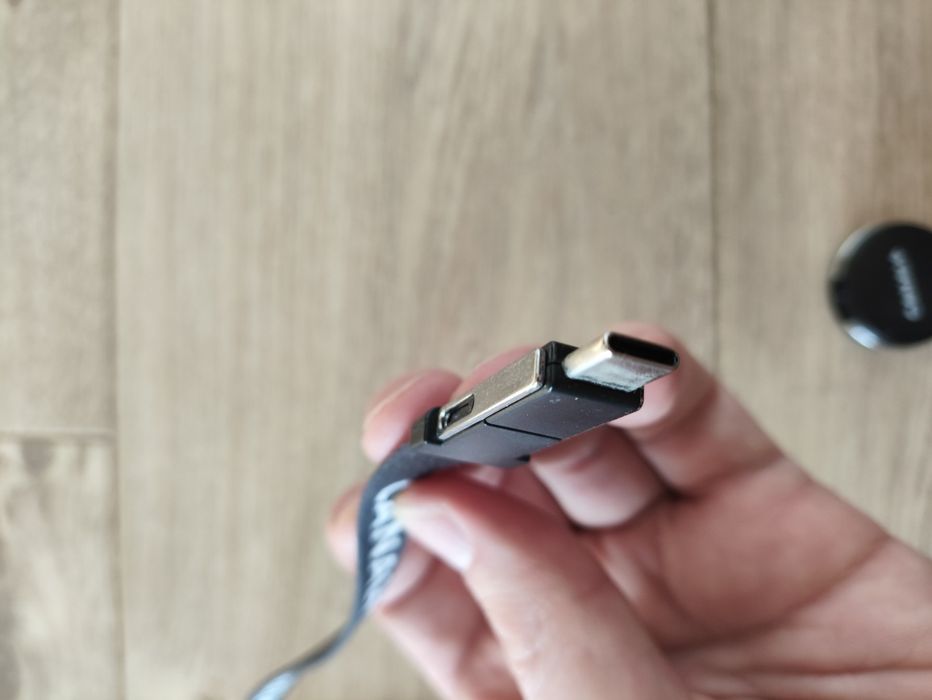 Smycz Canal+ z kablem USB-C/USB-C/iPhone