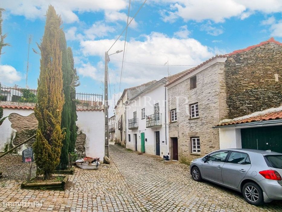 Moradia em xisto totalmente mobilada, próxima das Termas de Monfort...