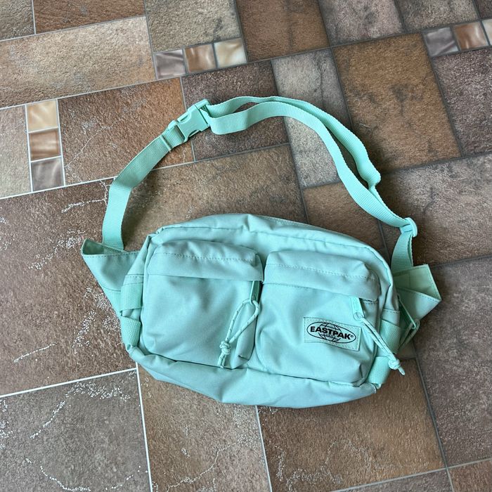 Eastpak велика бананка сумка месенжер