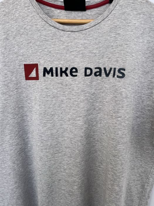 T-shirt Cinzenta Mike Davis com logo à frente