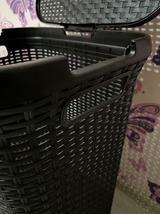 Корзина (новая) для белья Curver (коричневый цвет)