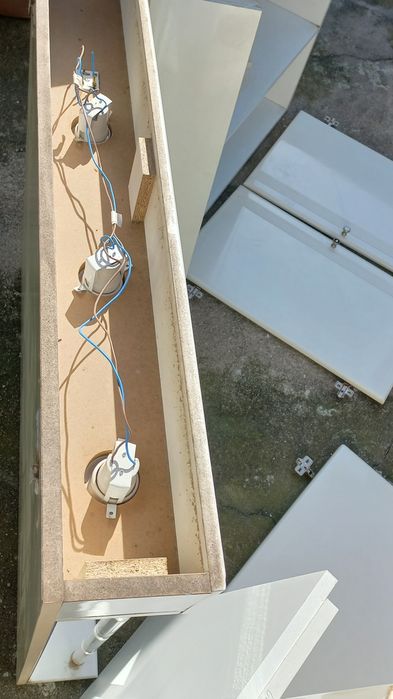 Conjunto 3 móveis WC brancos