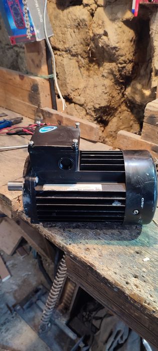 Електродвигун GRUNDFOS  1,1/3000 об. 220/380