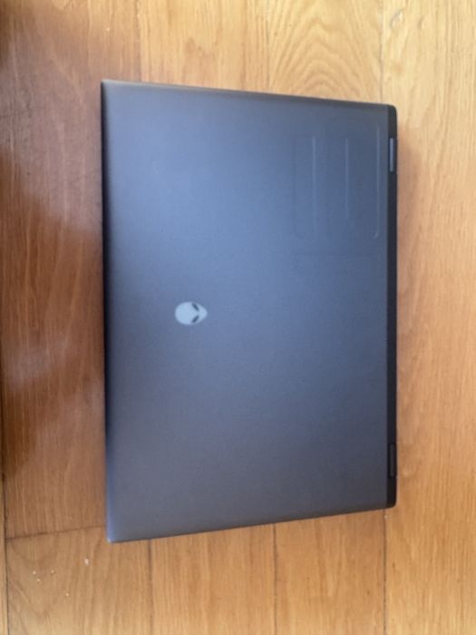 Alienware m16 r2
