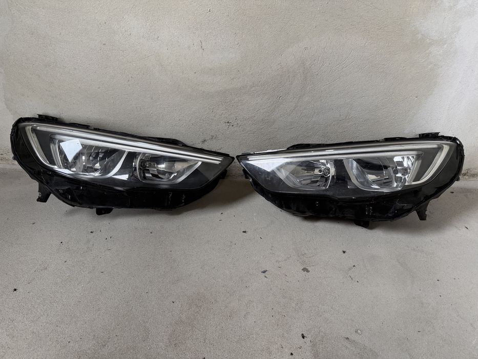 Фара передняя Opel Insignia B