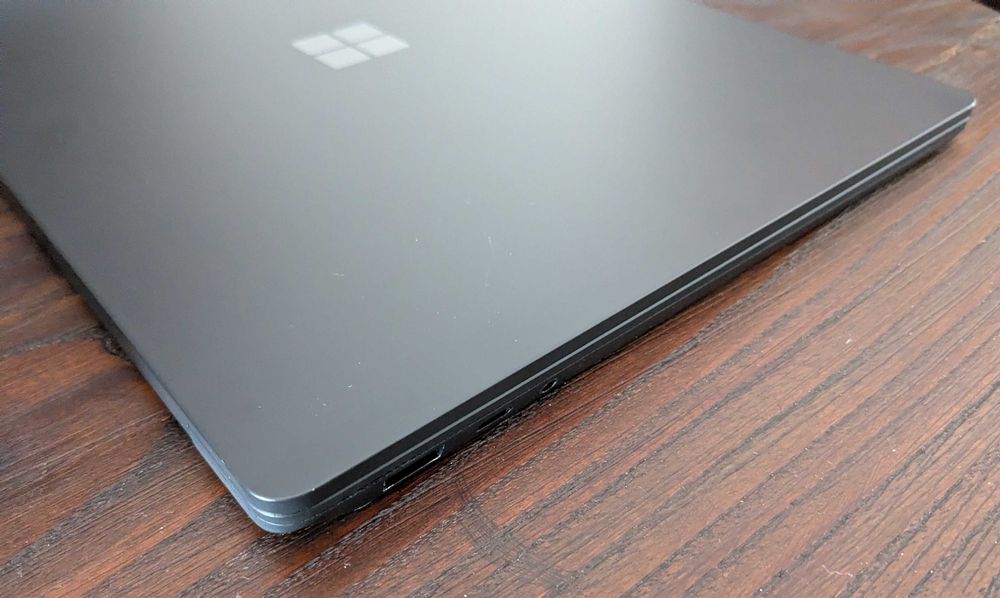 SURFACE Laptop 3 – Intel i5-1035G7/8GB RAM/256GB SSD/13.5" PixelSense