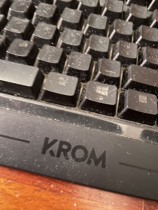 Teclado Gaming KROM447133396701040641