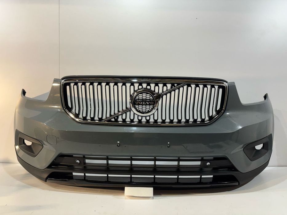 VOLVO XC40 17- Zderzak przedni - 17940