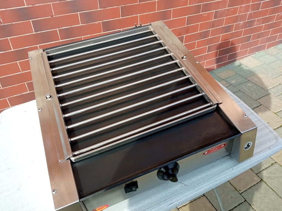 Гріль для ходдогів і  баварськи колбасокх