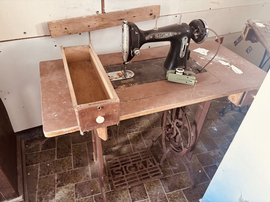 Maquina costura vendo