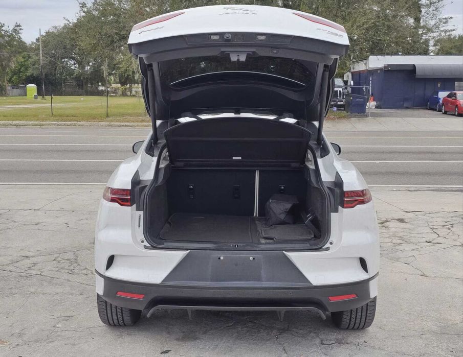 Jaguar I-PACE      2020