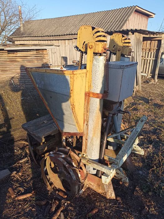 Картоплесаджалка