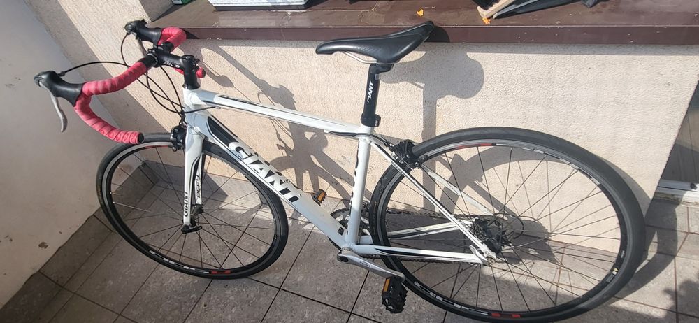 Rower GIANT Defy 3