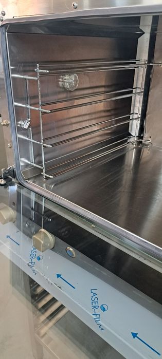 Конвекційна пекакарська піч Unox Domenica