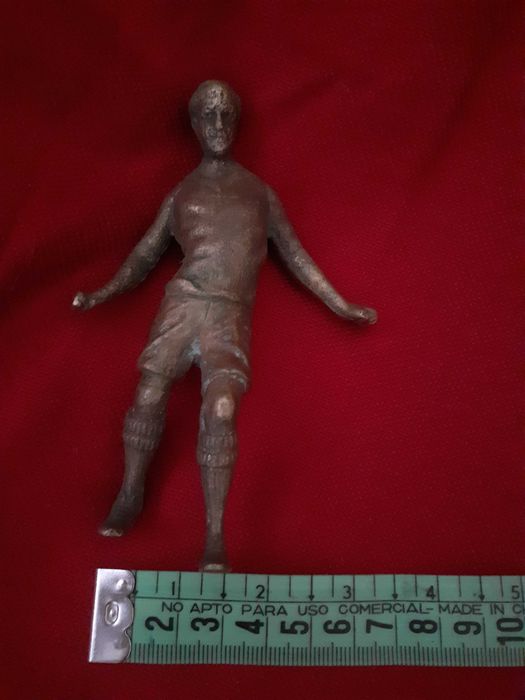 Jogador de Futebol em Bronze