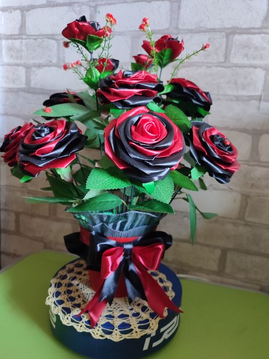 Квіти для Героя з атласної стрічки