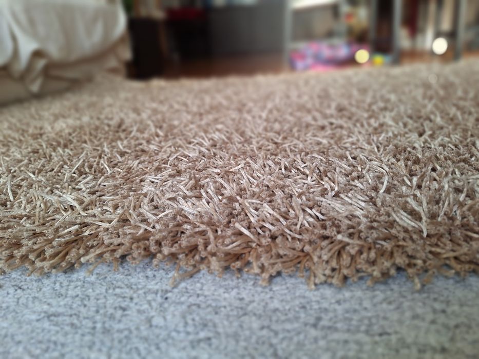 Tapete bege artesanal 140x195