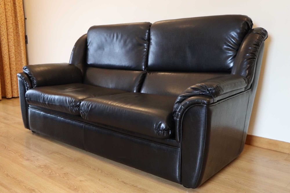 Conjunto de 2 sofás em pele