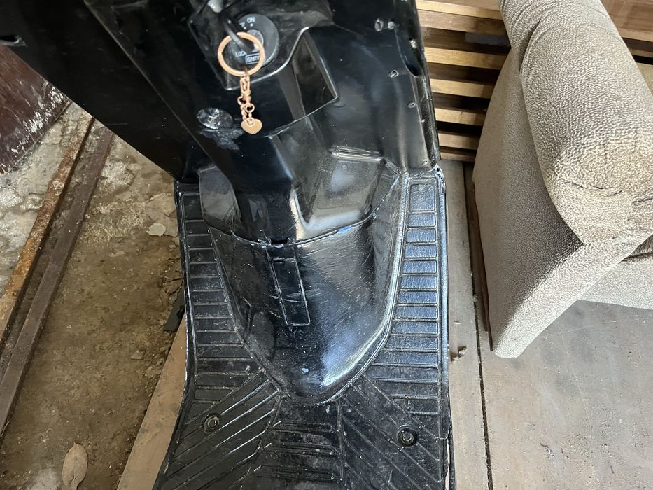 Скутер ямаха артістік + масло і нові гріпси