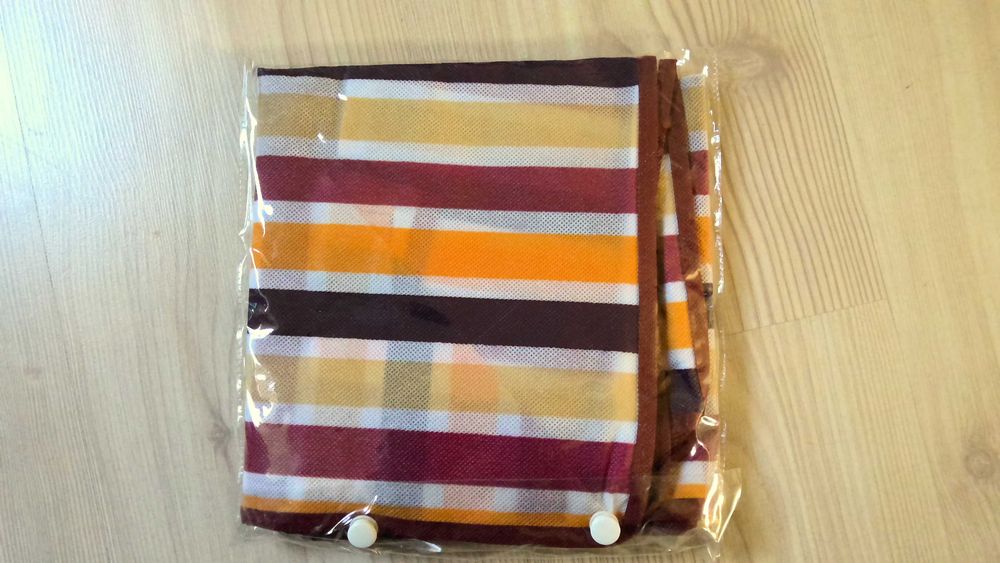 Pokrowiec na ubrania, pościel, koce 60x40x30cm