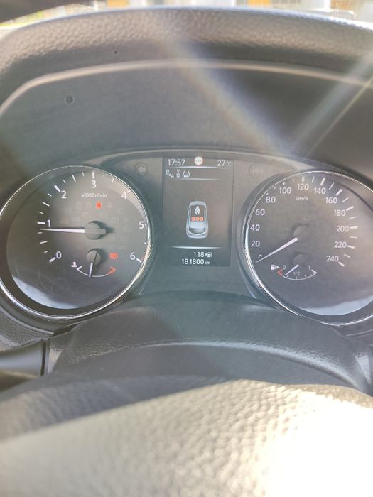 Nissan Qasquai 1.5 diesel teto panorâmico