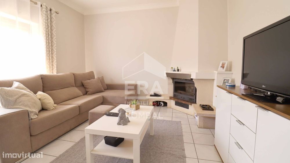 Apartamento T3, localizado em Pombal