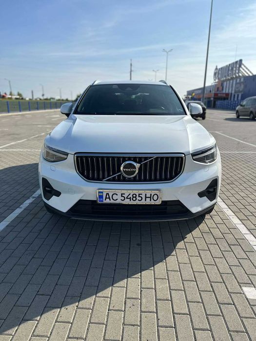 Volvo XC40 2022 1.5 бензин плагін