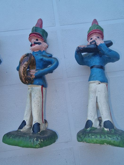 Musicos de viana pintados mão  antigos com assobio.