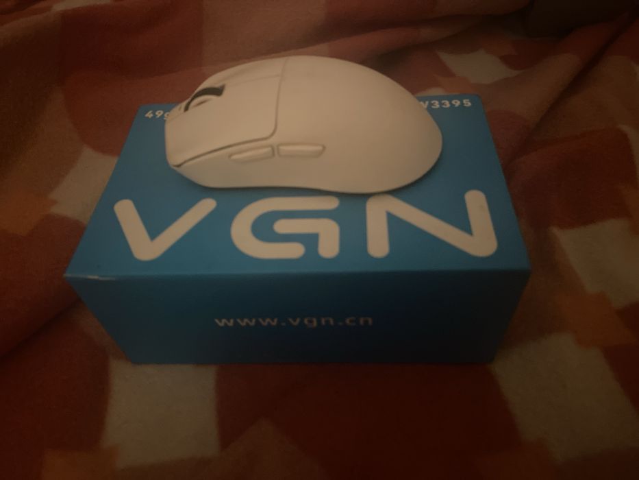 Rato Gaming VGN Dragonfly F1 Pro – Sem fio, ultra leve, ótimo estado!