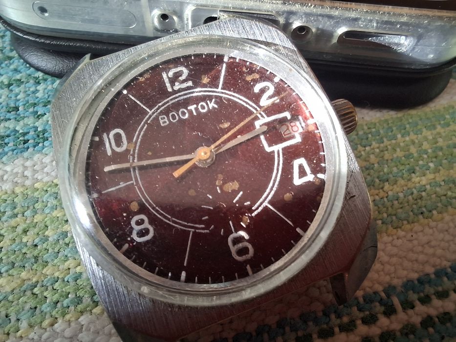 Zegarek Vostok Kwadratowy Stal ZSRR PRL idzie.