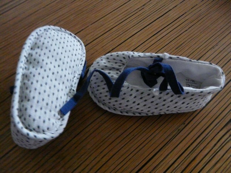 Bebé- Sabrinas em Tecido da ZARA Mini - tam. 17-18 Lindas