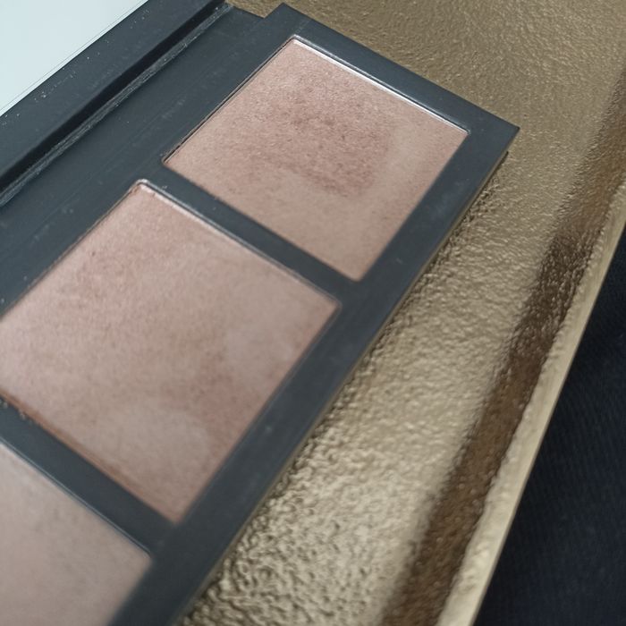 MAC Hyper Real Glow Palette Flash + Awe rozświetlacz