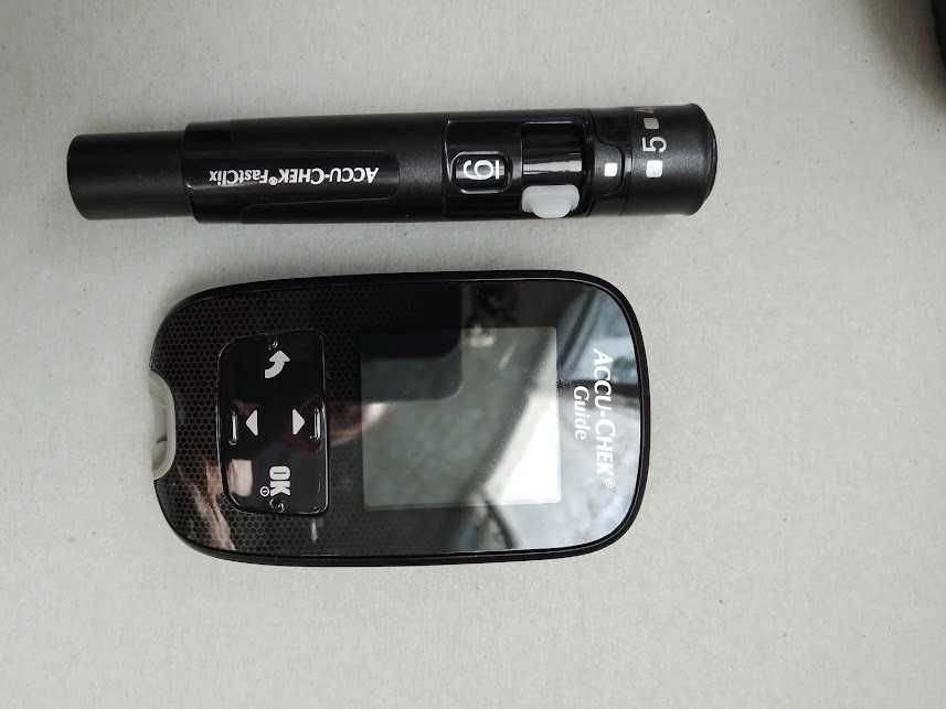 Глюкометр Accu-chek Guide