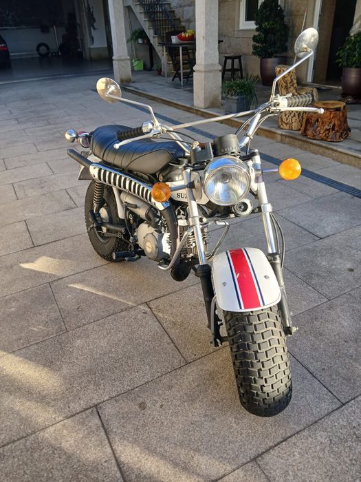 Suzuki RV90 como nova