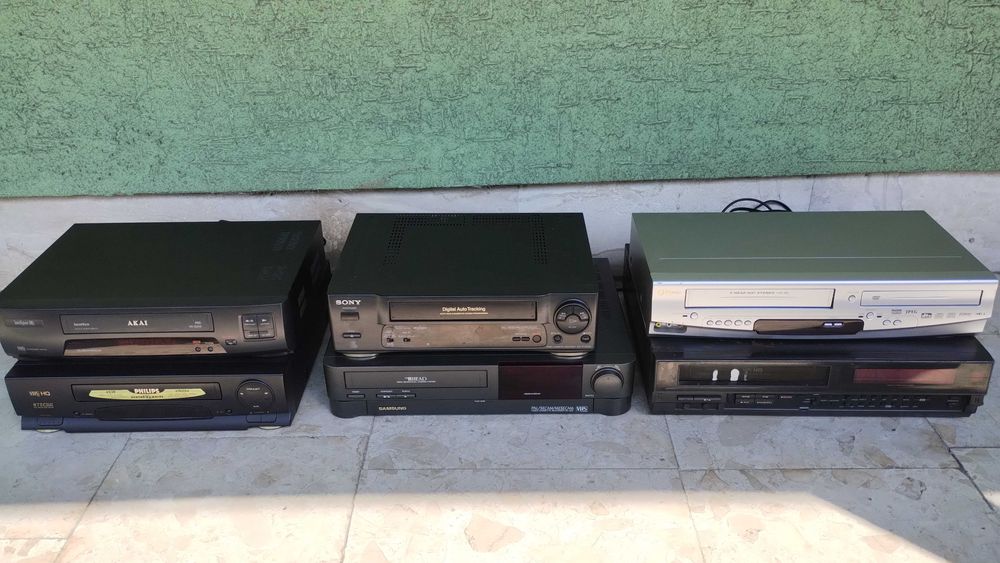 Magnetowidy 6 sztuk uszkodzone