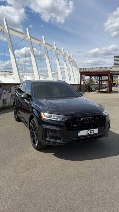 Продам Audi Q7 2022 року