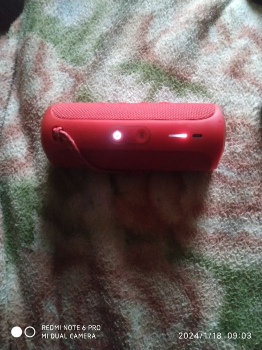 Продам колонку Jbl Flips 5