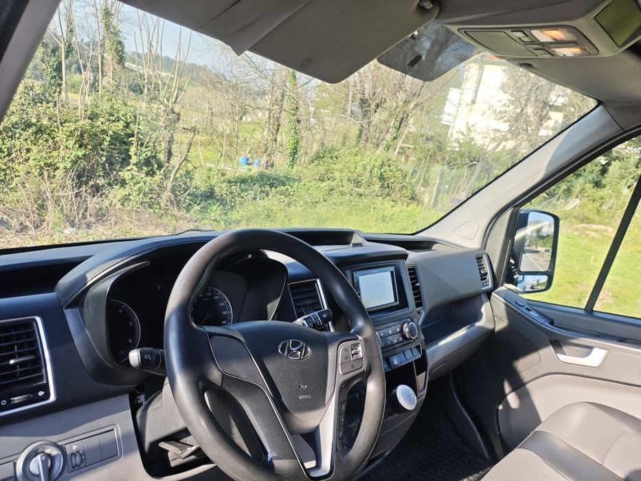 Hyundai H350 com motor novo e sistema de frio