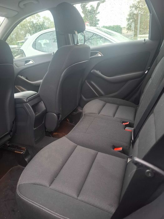 Mercedes-Benz B 180 — fotografia 8