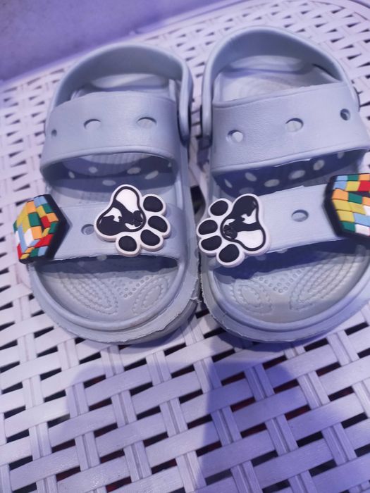 Sprzedam dziecięce klapki