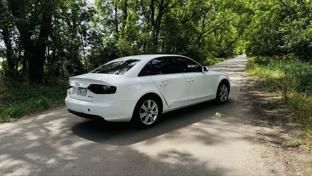 Продам свой автомобиль AUDI A4 B8