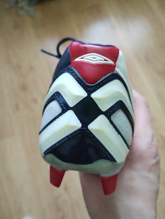 Buty piłkarskie Umbro x-500 korki do gry w piłkę nożną skórzane 39,5