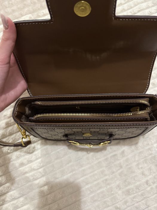 Сумка Gucci.