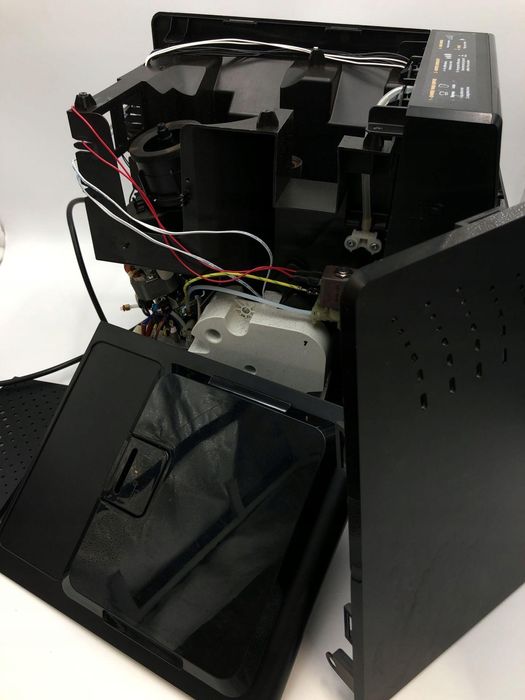 Ekspres do kawy Ufesa Supreme Barista 20 Bar z młynkiem