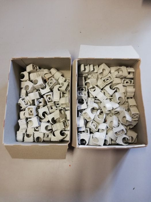 Abraçadeiras de (encaixe e aperto mecânico)