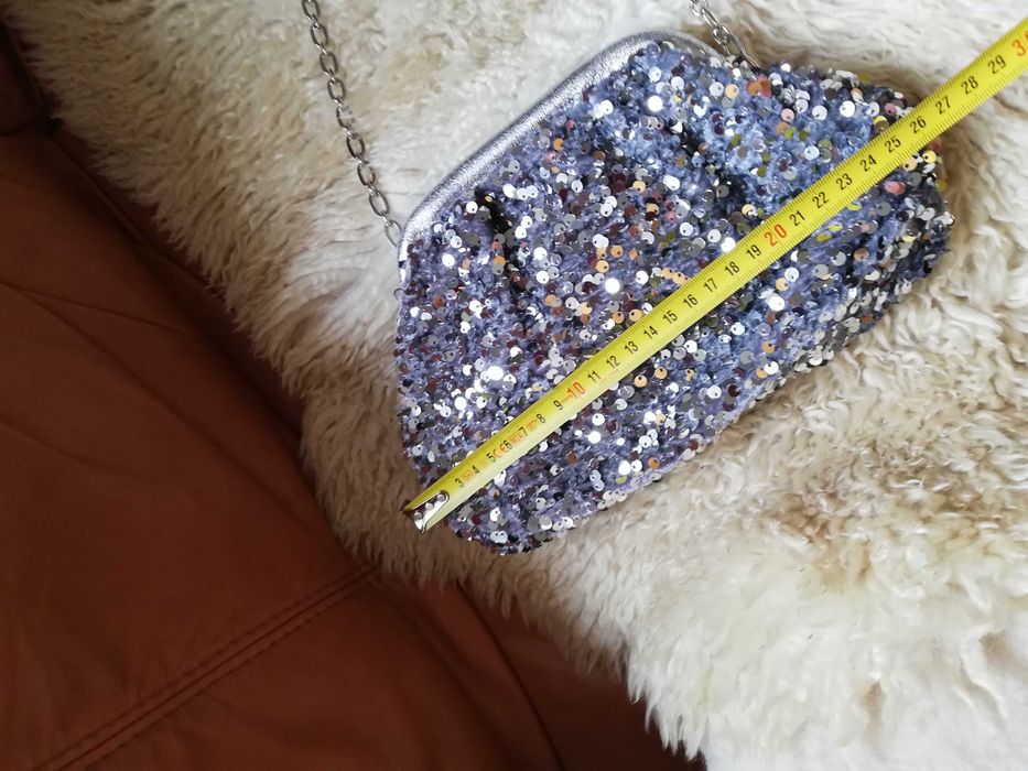 Torebka kopertówka cekiny srebrna wieczorowa na łańcuszku New Look